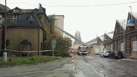 v opustenej hale vypukol požiar 2.11